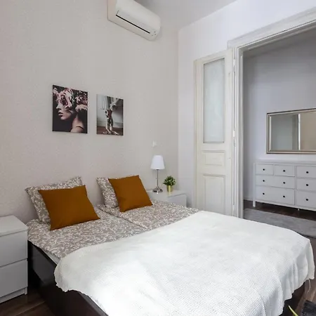 Vintage Downtown By Izabell Apartment Budapest
