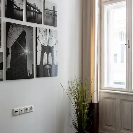 Vintage Downtown By Izabell Apartment Budapest
